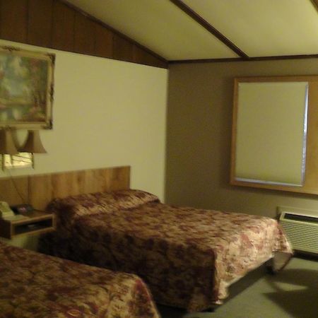 Motel 95 & Campground Hixton Esterno foto