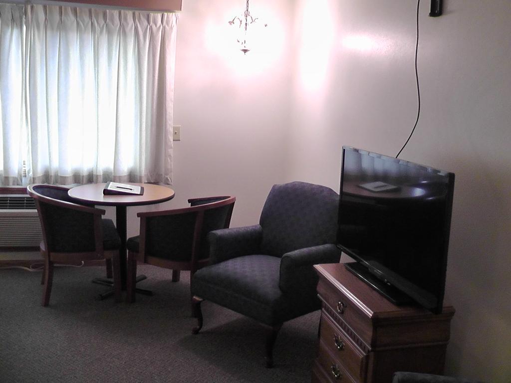 Motel 95 & Campground Hixton Esterno foto