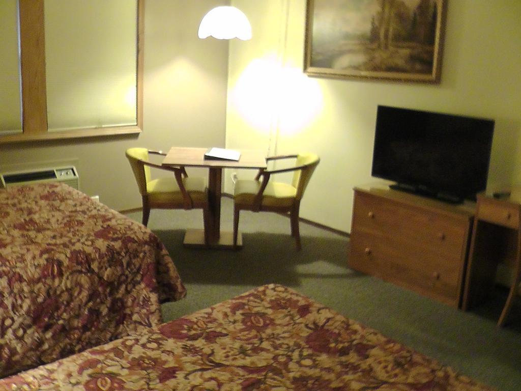 Motel 95 & Campground Hixton Esterno foto