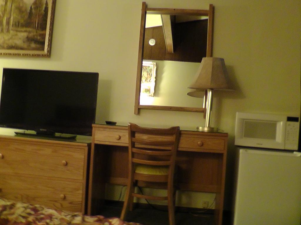 Motel 95 & Campground Hixton Esterno foto